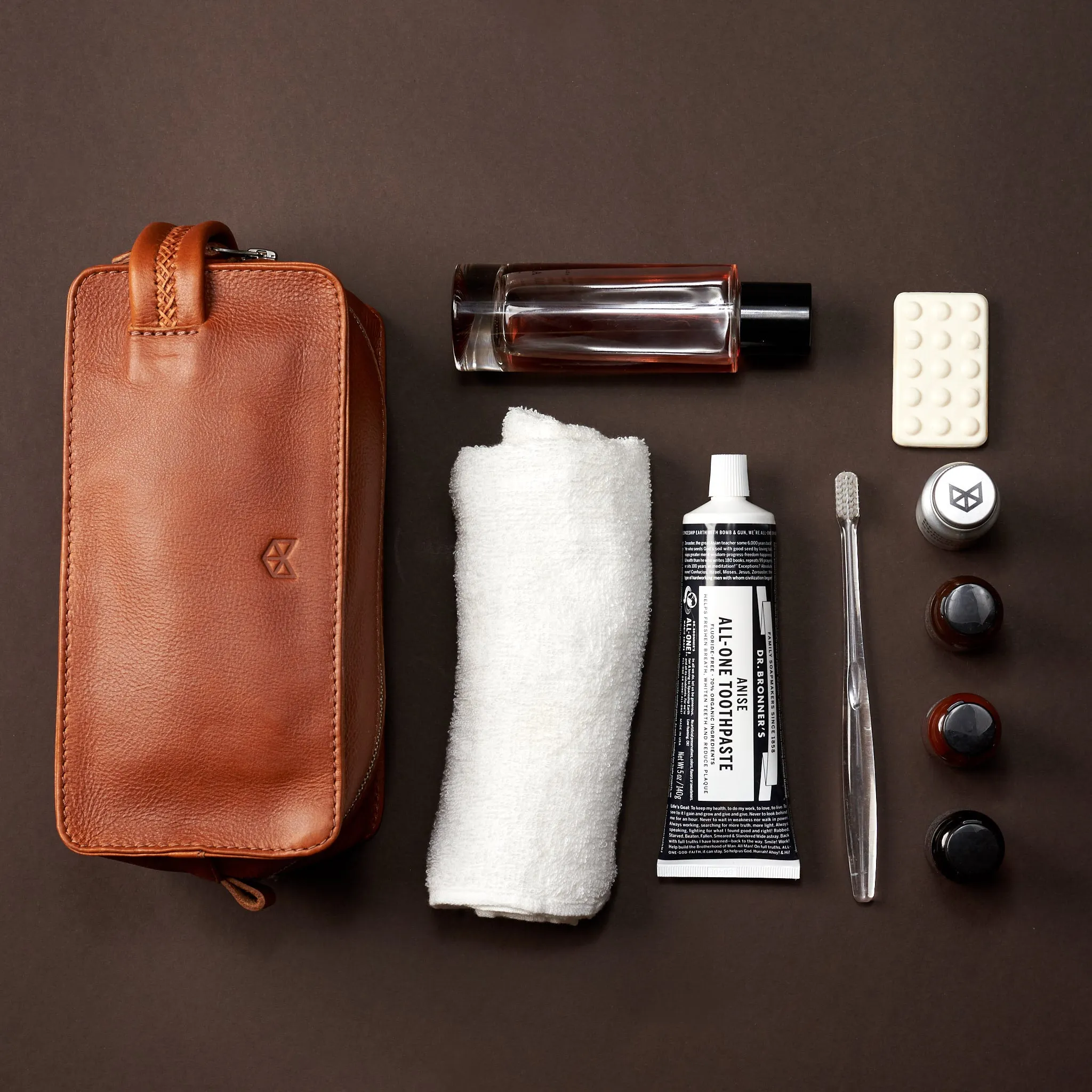 Barber Toiletry · Tan