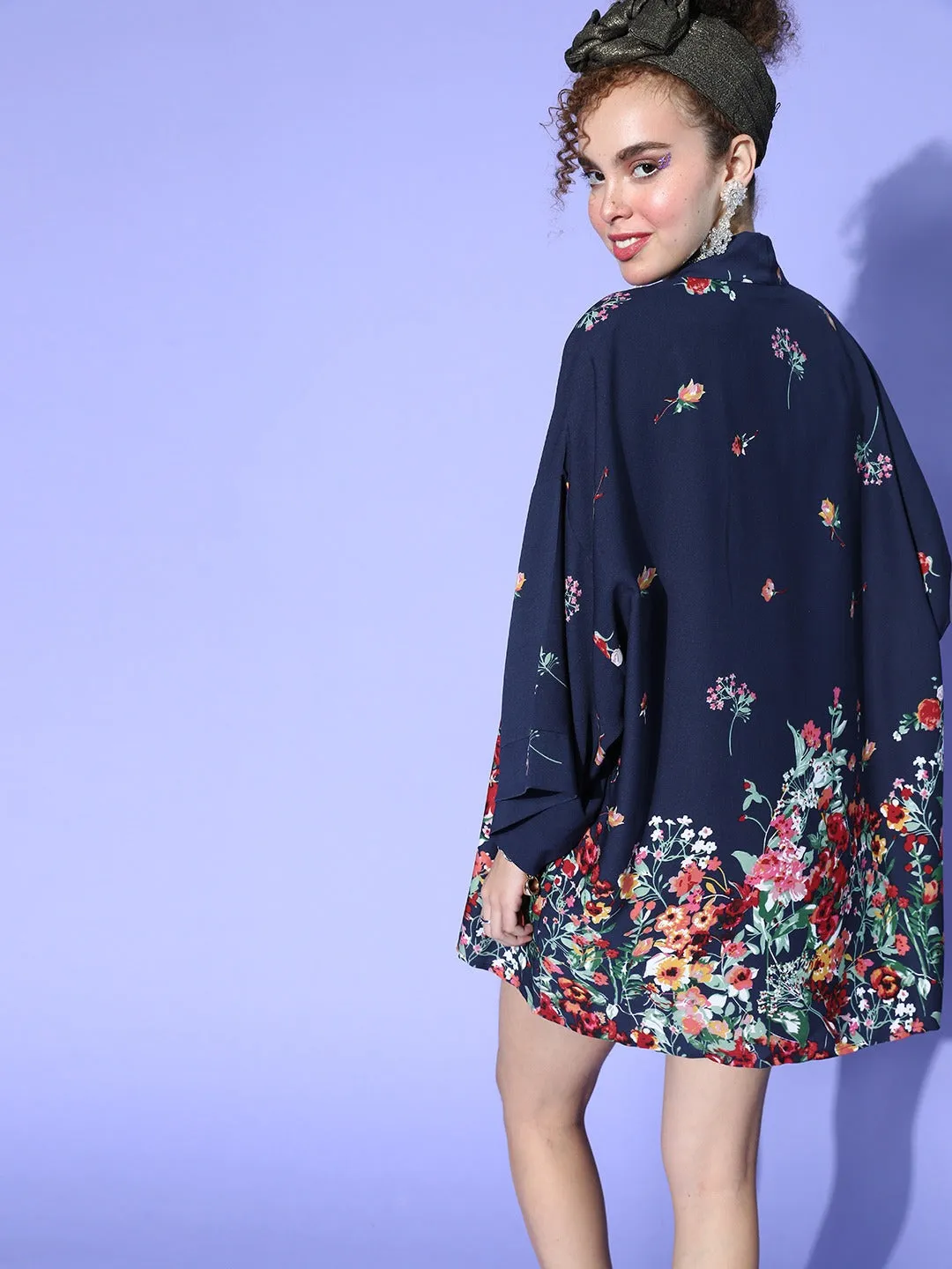 Berrylush Women Navy Blue & Red Floral Printed Crop Top & Tie-Up Front Shorts With Kimono