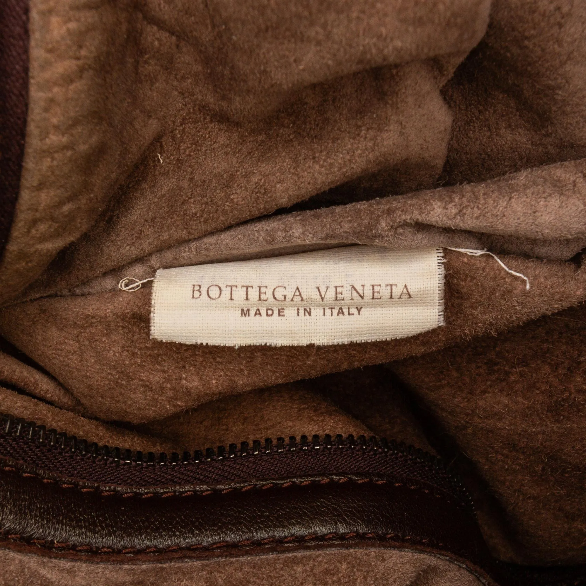 Bottega Veneta Maxi Intrecciato Convertible Tote (SHG-fgaSFB)