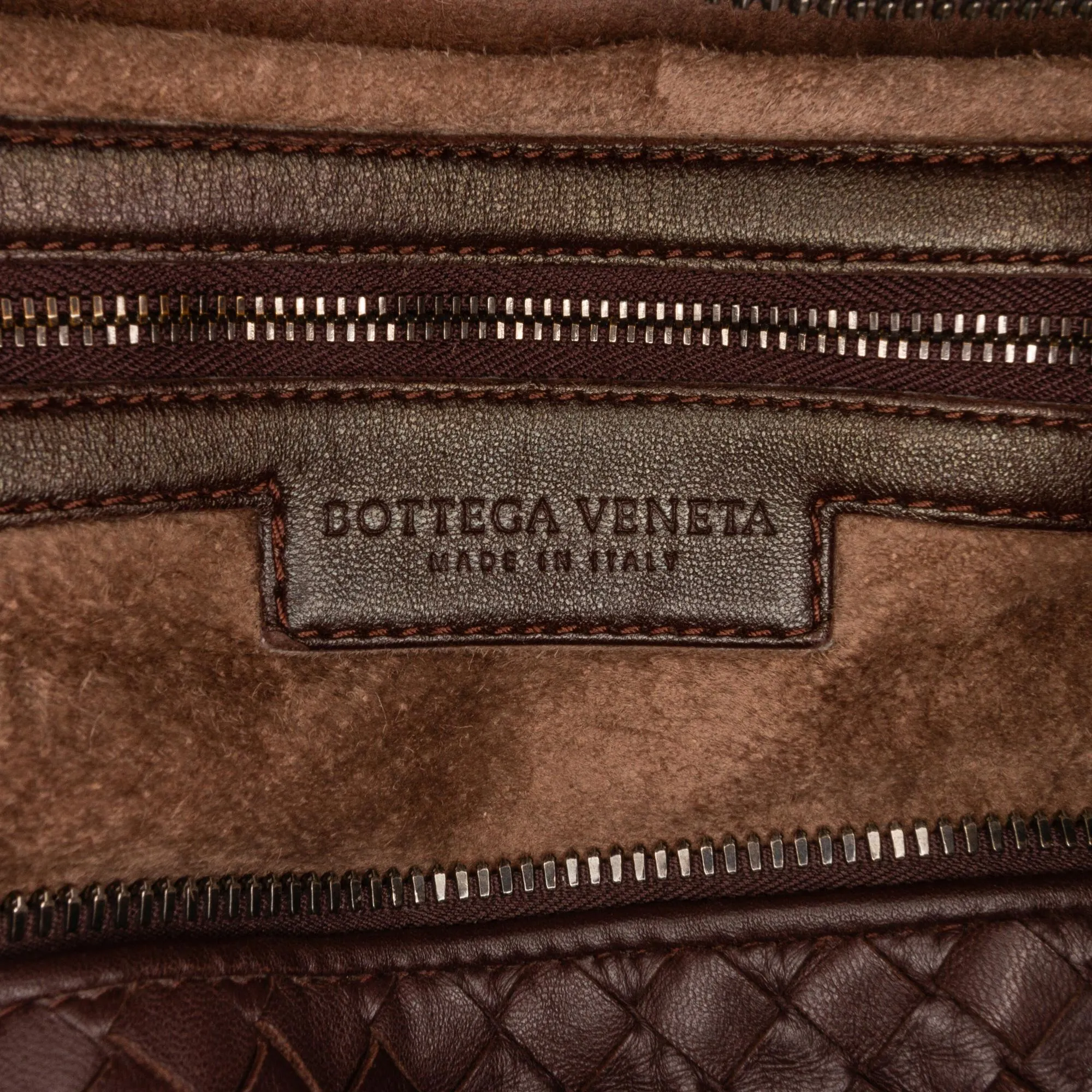 Bottega Veneta Maxi Intrecciato Convertible Tote (SHG-fgaSFB)