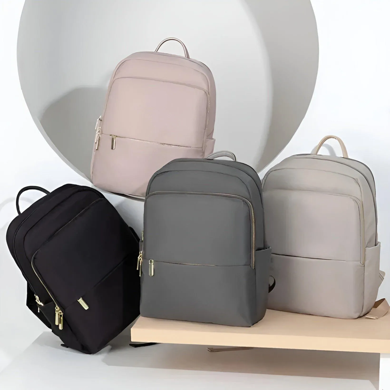 Lea Backpack - Multifunktionaler Laptop- und Reiserucksack für Frauen