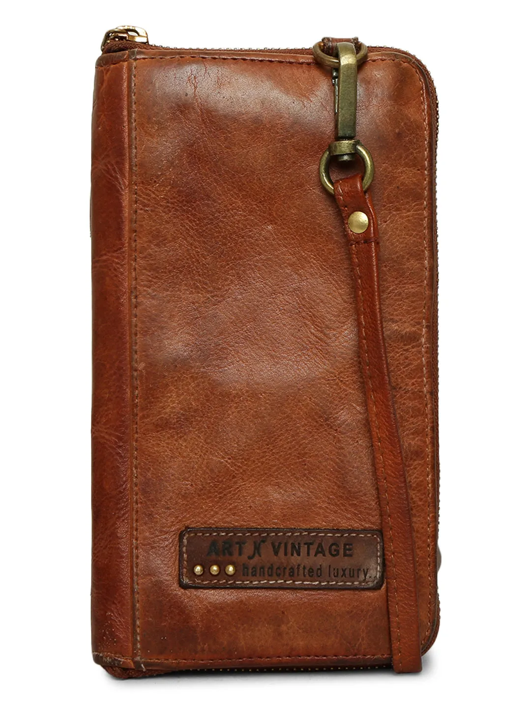 Silvia: Metallic Effect Razor With Golden Concho Leather Phone Wallet.